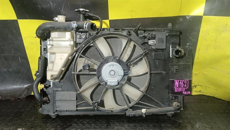 Радиатор основной Тойота Аква в Колпино 116562