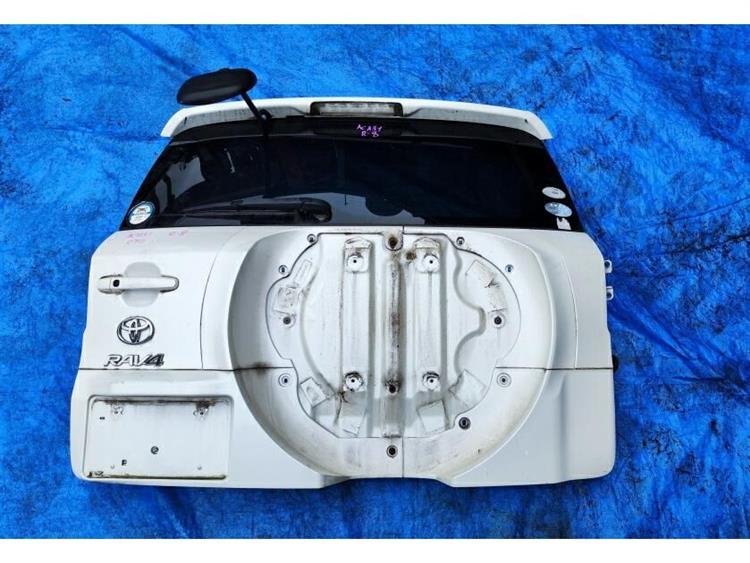 Дверь задняя Toyota RAV4