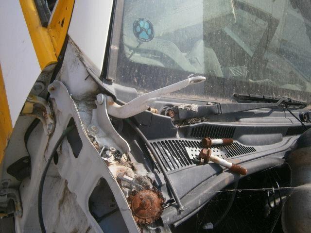 Решетка под лобовое стекло Тойота Хайлюкс Сурф в Колпино 29486