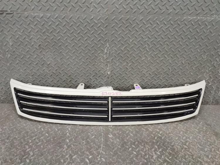 Решетка радиатора Тойота Исис в Колпино 420163