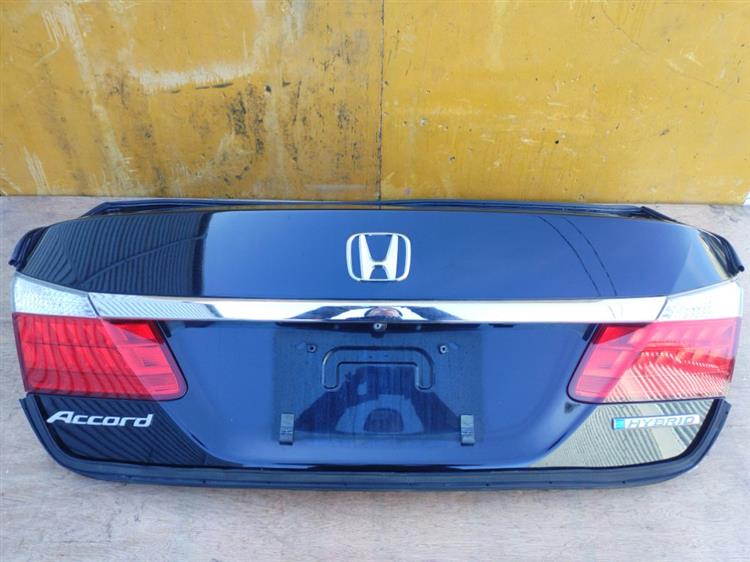 Крышка багажника Хонда Аккорд в Колпино 50872