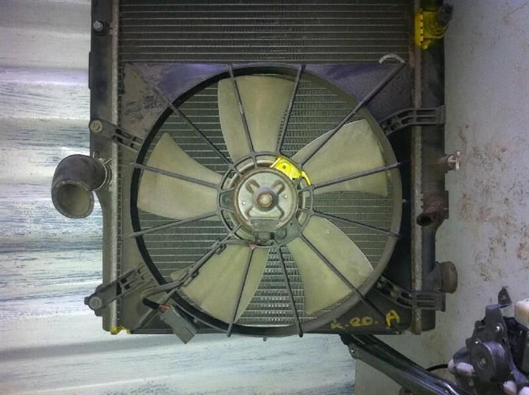Диффузор радиатора Хонда Стрим в Колпино 7847